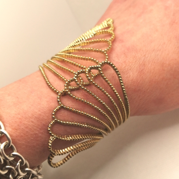 Angel wing tension bracelet - Picture 4 of 4